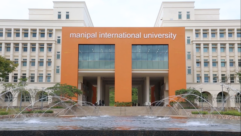 01f_Manipal,_Putra_Nilai__Campus_Main_Entrance